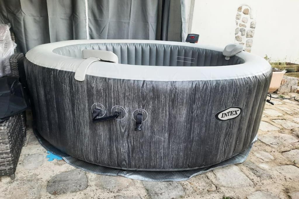 Villa Confortable Avec Jacuzzi A Chevannes Chevannes  Экстерьер фото